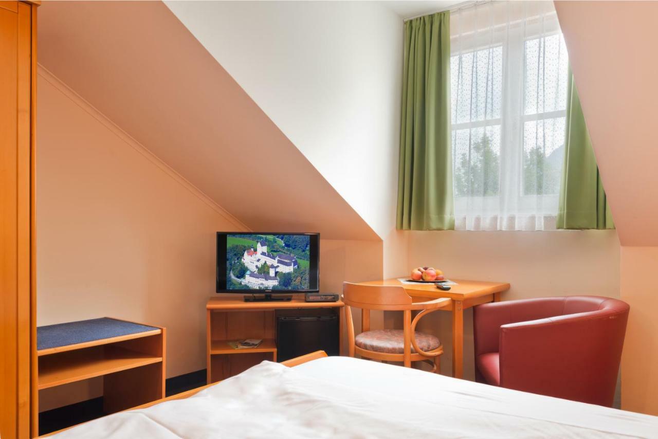Hotel Hohenaschau Ашау-ім-Кімгау Екстер'єр фото